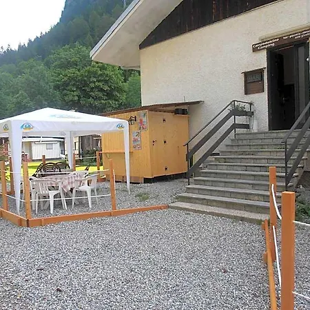 Lägenhetshotell Campodolcino Camping